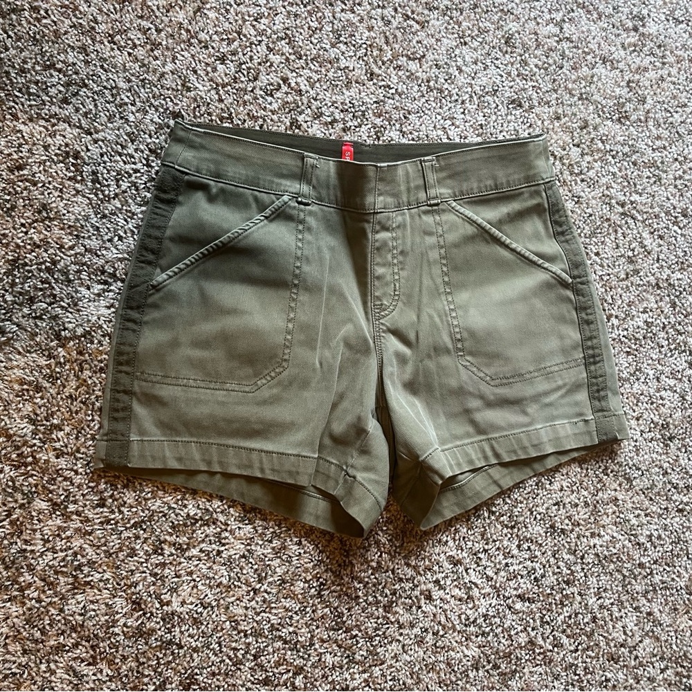 SPANX Green Cargo Shorts Tailored Utility Design